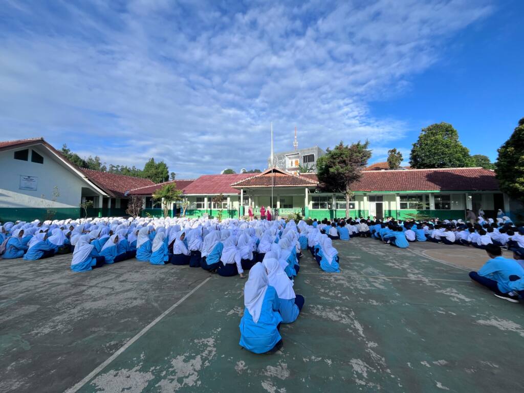 visi dan misi SMPN 2 Kertasari